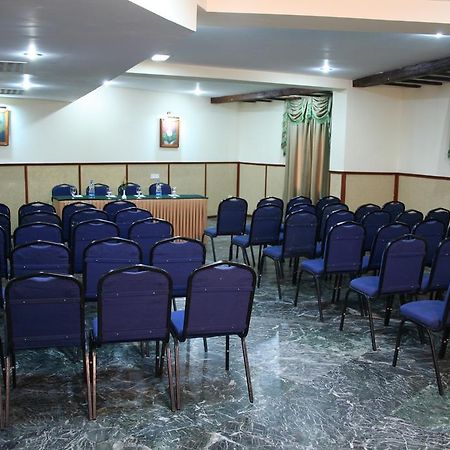 Best Western Amrutha Castle Hyderabad Exterior foto